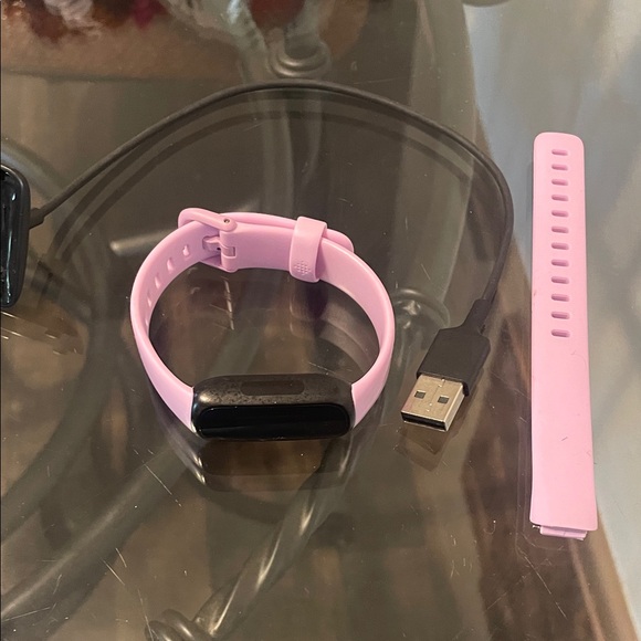 Fitbit inspire 3 Health tracker with Pink Band and Black Display - Picture 1 of 5